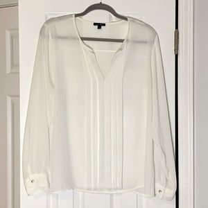 White blouse with pleated front - Size Large